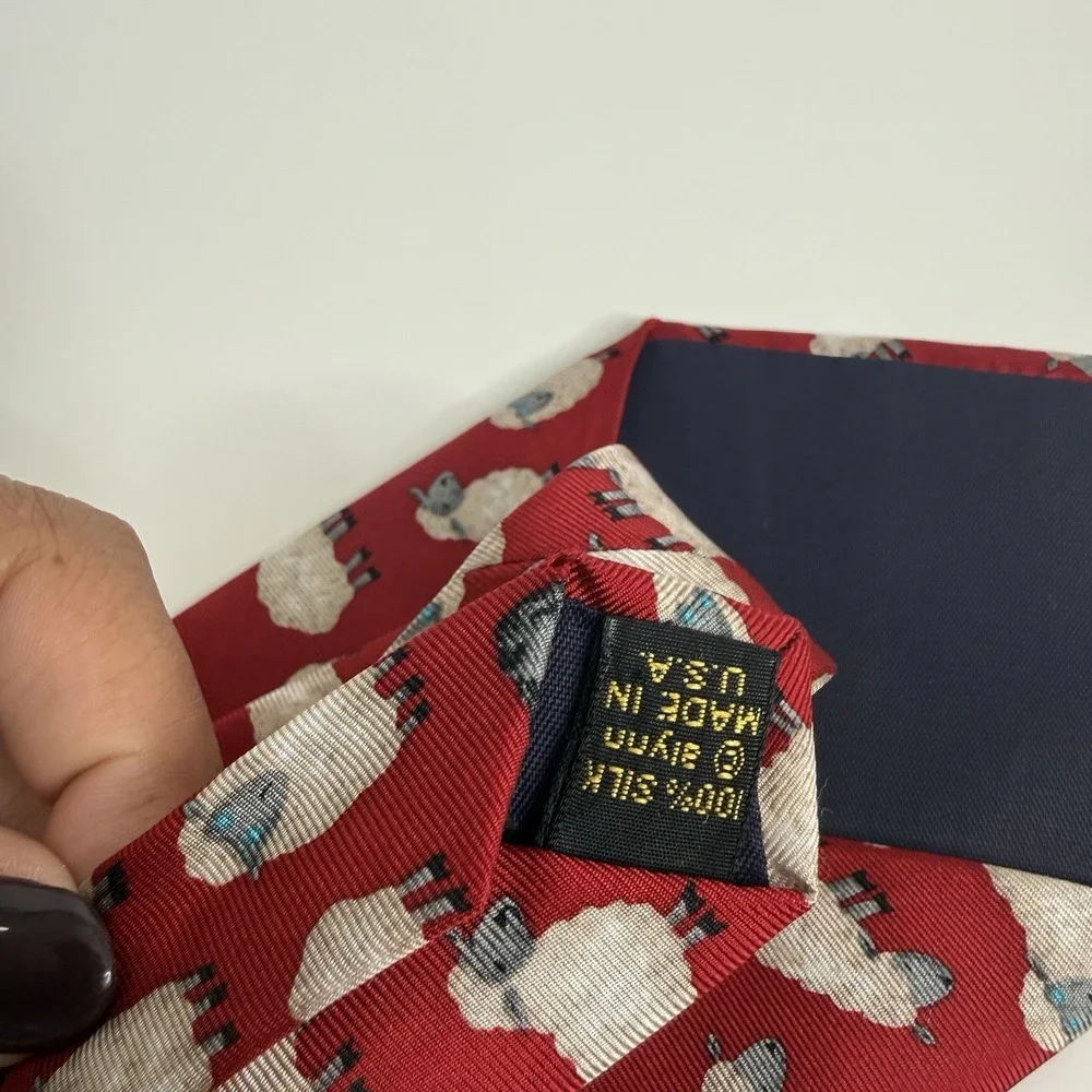 Alynn Men's Silk Necktie Black Sheep Red 3 5/8 x 57